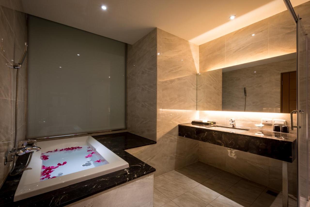 Jai Chateau Hotels & Hostels Tainan Extérieur photo