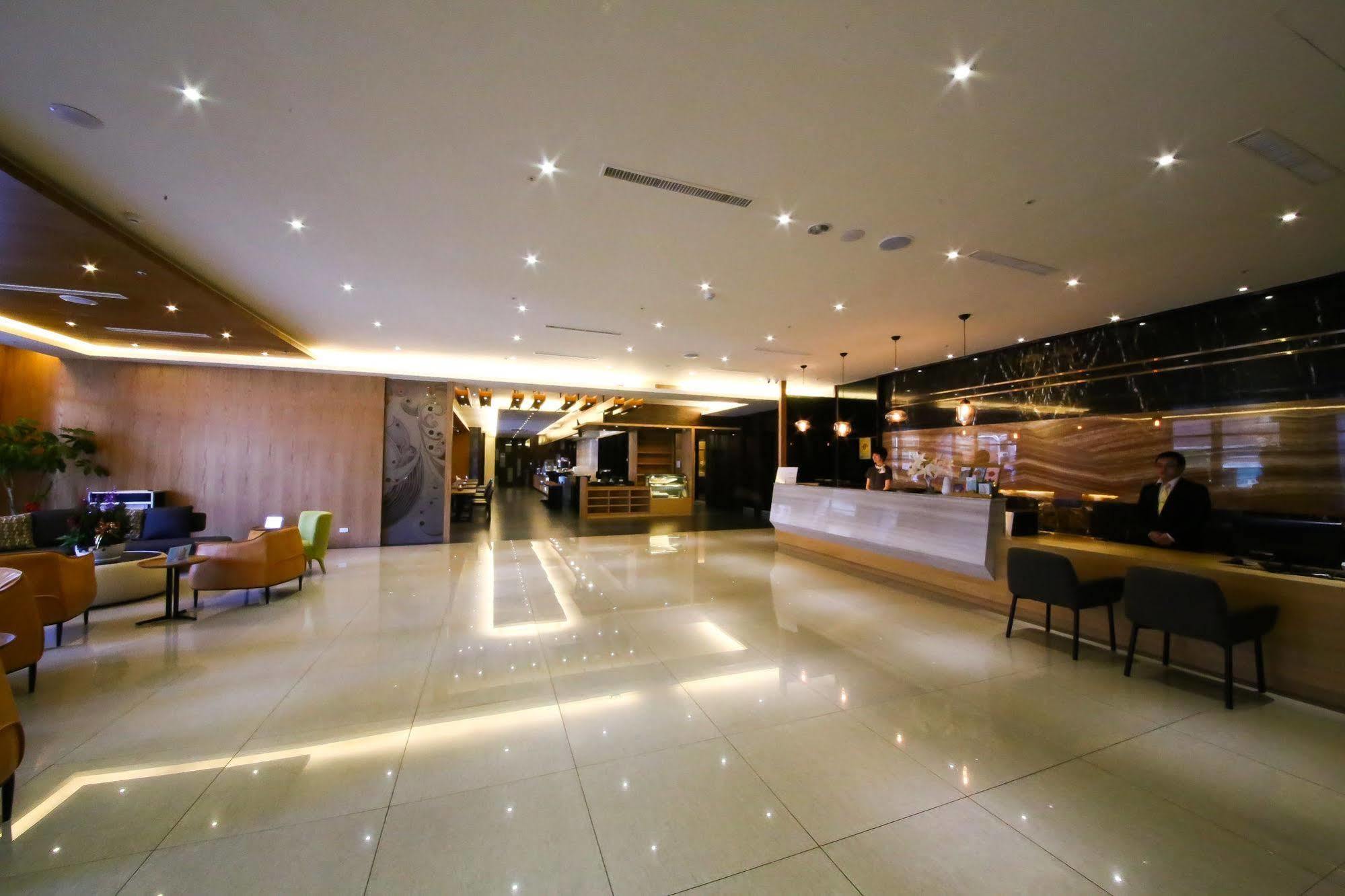 Jai Chateau Hotels & Hostels Tainan Extérieur photo