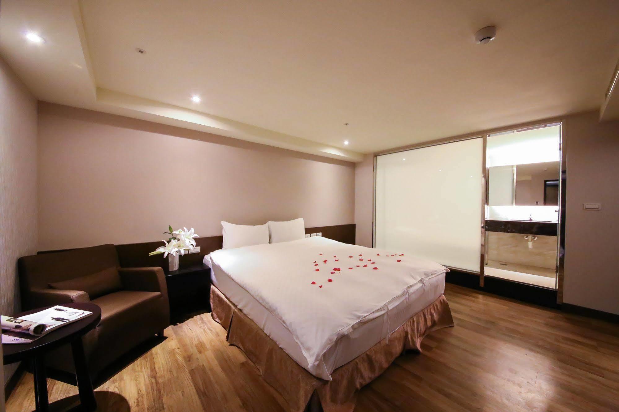 Jai Chateau Hotels & Hostels Tainan Extérieur photo