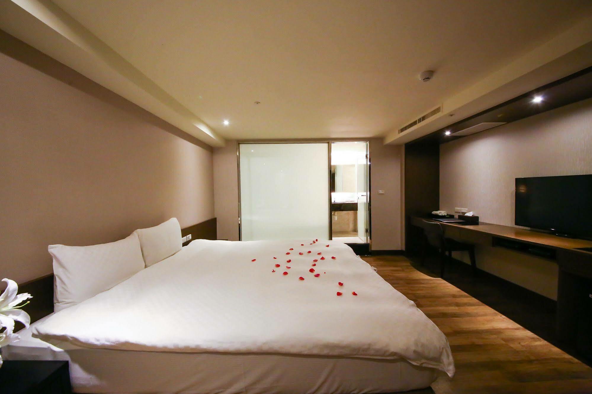 Jai Chateau Hotels & Hostels Tainan Extérieur photo